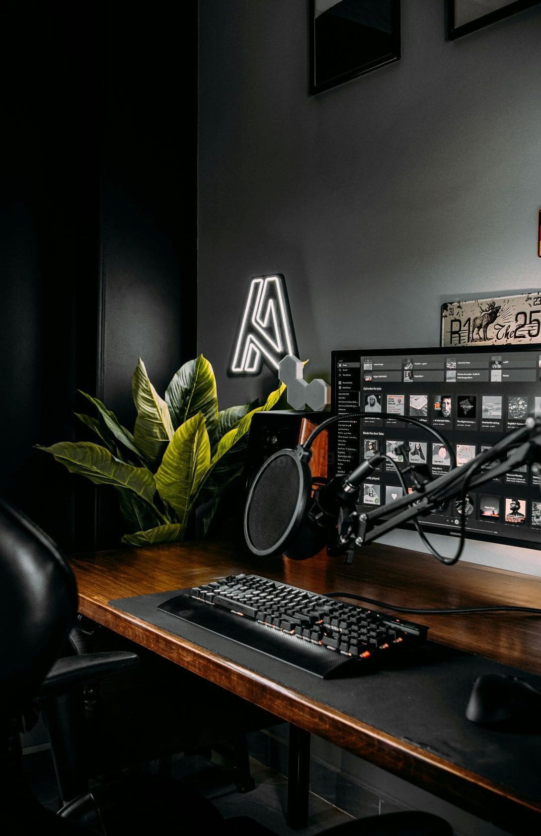 Creative set design and art direction support